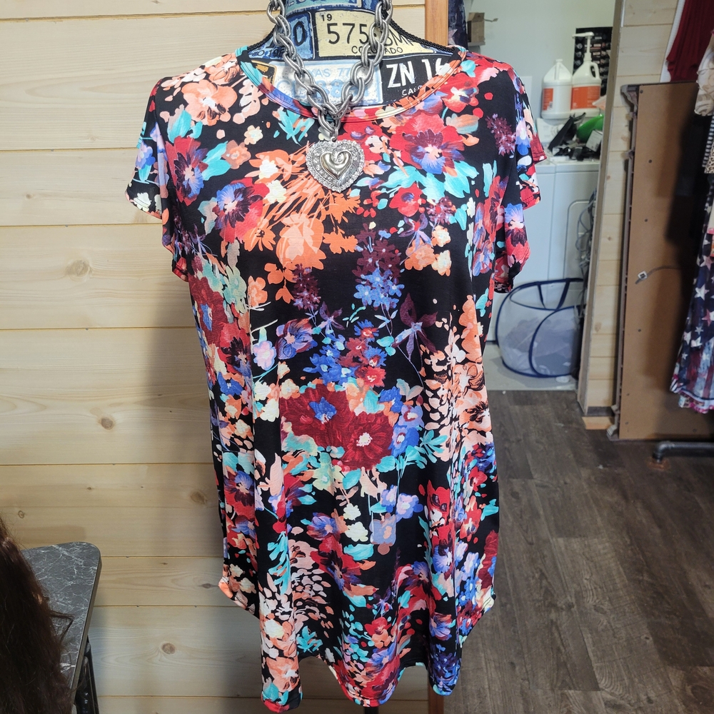 HEIMISH USA Black Floral Women's Blouse